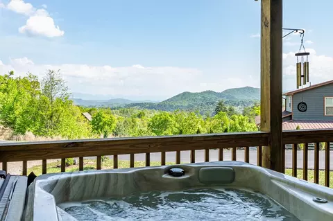 Exterior - 604 Point Overlook Trl, Murphy, NC 28906 photo 11 of 24