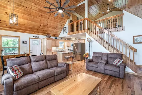 Living - 604 Point Overlook Trl, Murphy, NC 28906 photo 4 of 6