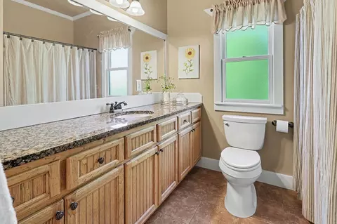 Bath - 41 Elm Ct, Murphy, NC 28906 photo 6 of 8