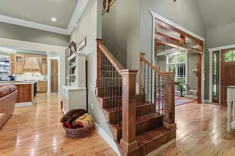 Entry Way - 41 Elm Ct, Murphy, NC 28906 photo 3 of 7