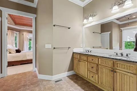 Bath - 41 Elm Ct, Murphy, NC 28906 photo 4 of 8
