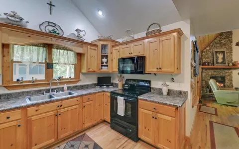 Kitchen - 164 Dew Drop Ln, Murphy, NC 28906 photo 2 of 5