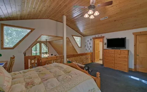 Bedroom - 164 Dew Drop Ln, Murphy, NC 28906 photo 6 of 8