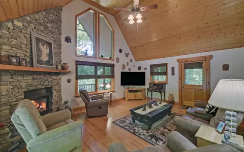 Living - 164 Dew Drop Ln, Murphy, NC 28906 photo 1 of 5