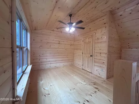 Bedroom - 730 Whispering Ridge Dr, Murphy, NC 28906 photo 2 of 5