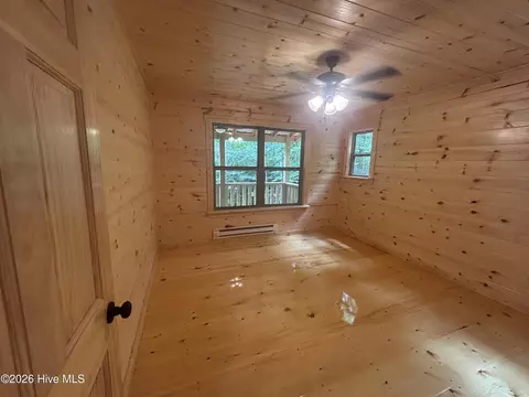 Bedroom - 730 Whispering Ridge Dr, Murphy, NC 28906 photo 1 of 5