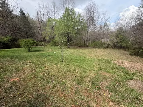 Exterior - 8158 Beaver Dam Rd, Murphy, NC 28906 photo 7 of 11