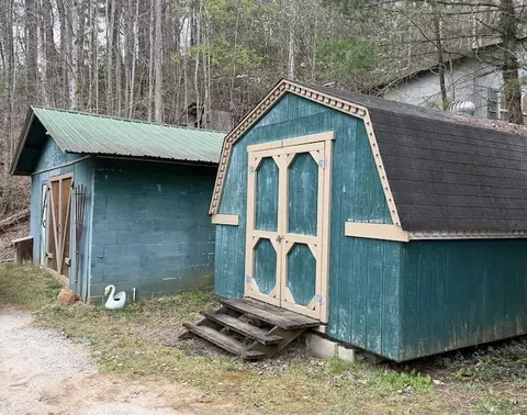 Exterior - 8158 Beaver Dam Rd, Murphy, NC 28906 photo 9 of 11