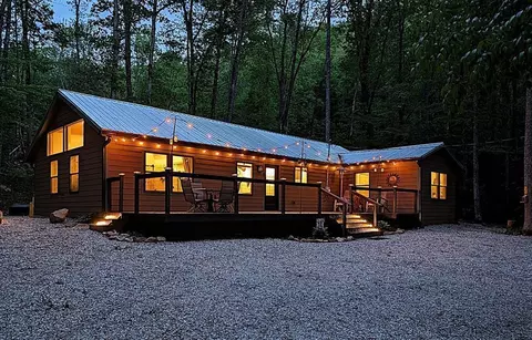 2052 Granny Squirrel Dr, Andrews, NC 28901