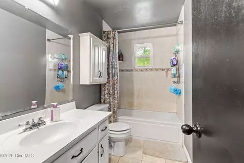 Bath - 1214 Marrestop Rd, Murphy, NC 28906 photo 1 of 3