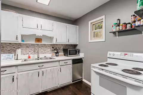 Kitchen - 1214 Marrestop Rd, Murphy, NC 28906 photo 1 of 4