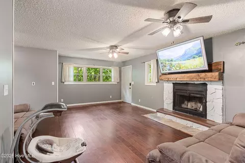 Living - 1214 Marrestop Rd, Murphy, NC 28906 photo 2 of 3