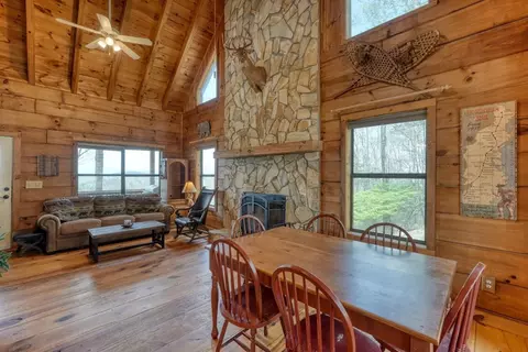 Dining - 340 Mountain Top Dr, Murphy, NC 28906 photo 3 of 3