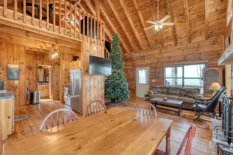 Dining - 340 Mountain Top Dr, Murphy, NC 28906 photo 2 of 3