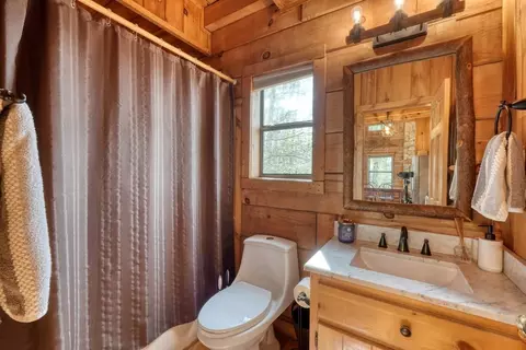 Bath - 340 Mountain Top Dr, Murphy, NC 28906 photo 1 of 2