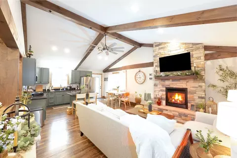 Living - 206 Hedden Rd, Murphy, NC 28906 photo 3 of 3