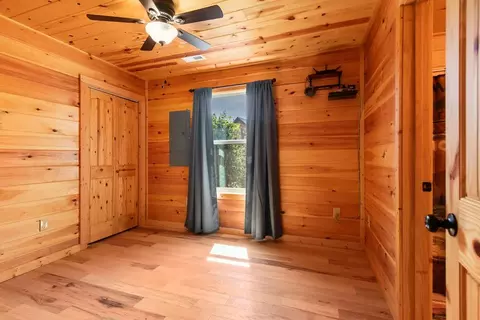 Bedroom - 284 Deerfield Dr, Murphy, NC 28906 photo 5 of 6