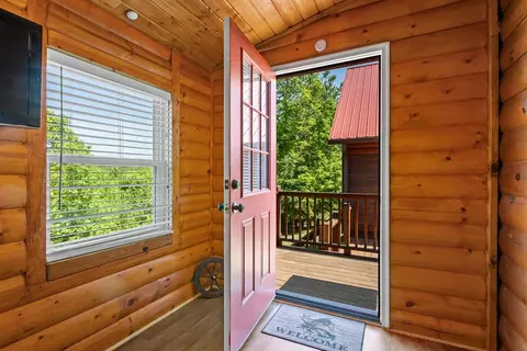 Entry Way - 284 Deerfield Dr, Murphy, NC 28906 photo 2 of 2