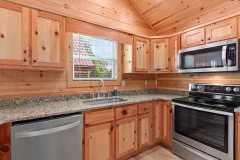 Kitchen - 284 Deerfield Dr, Murphy, NC 28906 photo 2 of 3