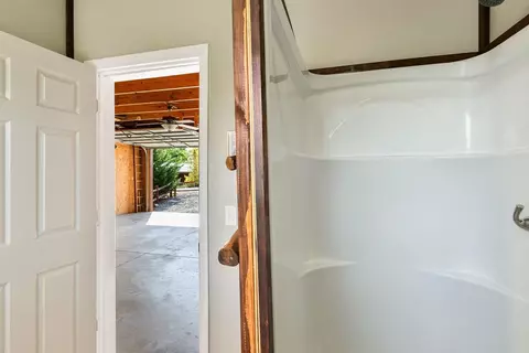 Bath - 284 Deerfield Dr, Murphy, NC 28906 photo 6 of 6