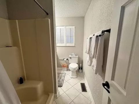 Bath - 7 Lakeview Dr, Hayesville, NC 28904 photo 1 of 3