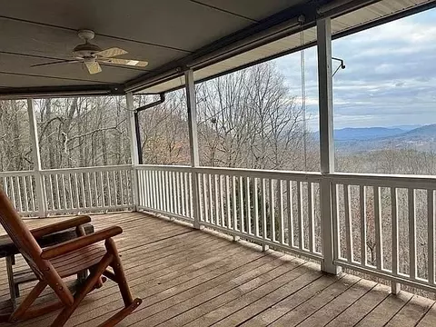 Exterior - 7 Lakeview Dr, Hayesville, NC 28904 photo 3 of 4