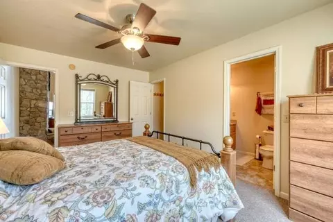 Bedroom - 520 Sahkanaga Dr, Murphy, NC 28906 photo 3 of 3
