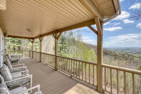 Exterior - 520 Sahkanaga Dr, Murphy, NC 28906 photo 6 of 12
