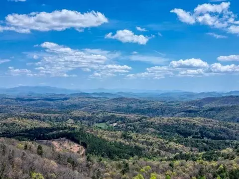 View/Area - 520 Sahkanaga Dr, Murphy, NC 28906 photo 3 of 9