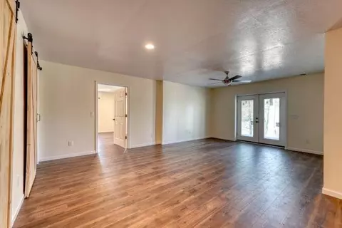 Living - 125 Ford Ln, Murphy, NC 28906 photo 14 of 16
