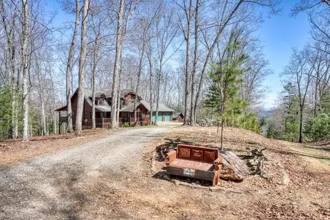 Exterior - 125 Ford Ln, Murphy, NC 28906 photo 4 of 9