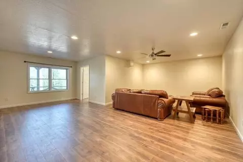 Living - 125 Ford Ln, Murphy, NC 28906 photo 11 of 16