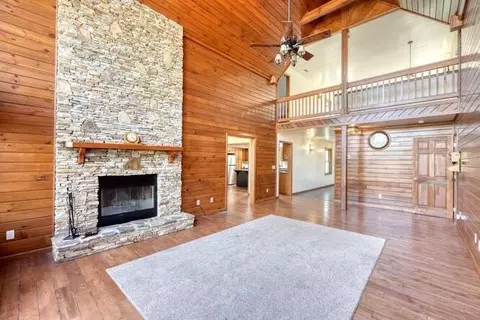 Living - 125 Ford Ln, Murphy, NC 28906 photo 3 of 16