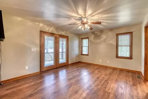 Living - 125 Ford Ln, Murphy, NC 28906 photo 5 of 16