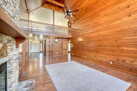 Living - 125 Ford Ln, Murphy, NC 28906 photo 4 of 16