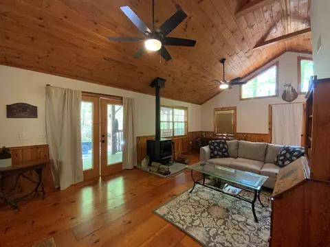 Living - 433 Damons Trl, Murphy, NC 28906 photo 5 of 5