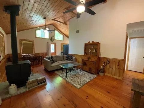 Living - 433 Damons Trl, Murphy, NC 28906 photo 1 of 5