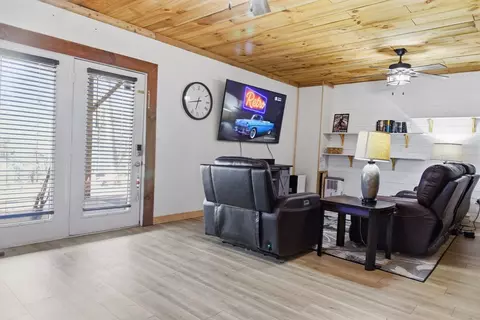 Living - 109 Artemis Dr, Murphy, NC 28906 photo 4 of 5