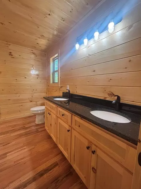 Bath - 94 Noelles Pass, Murphy, NC 28906 photo 2 of 4