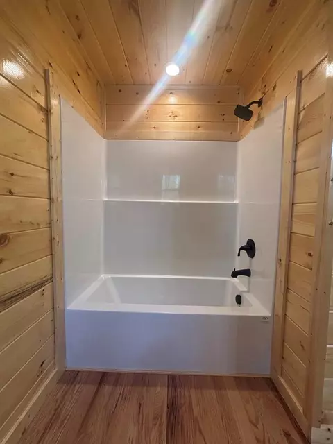 Bath - 94 Noelles Pass, Murphy, NC 28906 photo 4 of 4