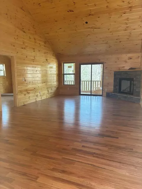 Living - 94 Noelles Pass, Murphy, NC 28906 photo 1 of 1