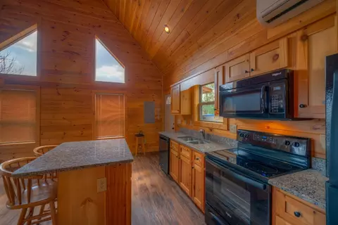 Kitchen - 20 Field Stone Trl, Murphy, NC 28906 photo 3 of 3