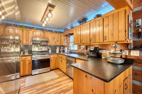 Kitchen - 520 Farmer Dr, Murphy, NC 28906 photo 5 of 7