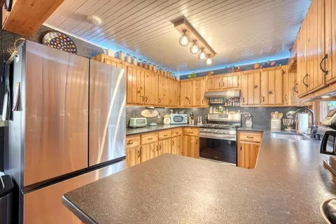 Kitchen - 520 Farmer Dr, Murphy, NC 28906 photo 4 of 7