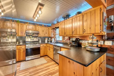 Kitchen - 520 Farmer Dr, Murphy, NC 28906 photo 1 of 7