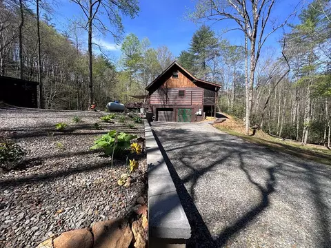 Exterior - 520 Farmer Dr, Murphy, NC 28906 photo 2 of 68