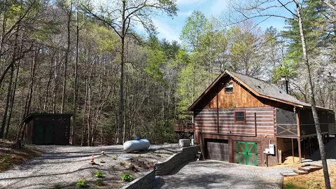 Exterior - 520 Farmer Dr, Murphy, NC 28906 photo 3 of 68