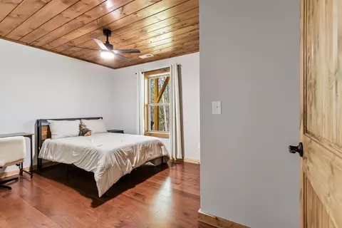 Bedroom - 73 Oak Branch Dr, Murphy, NC 28906 photo 6 of 10
