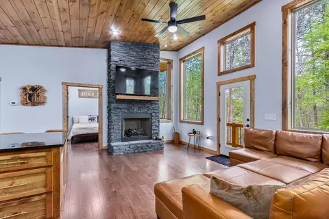 Living - 73 Oak Branch Dr, Murphy, NC 28906 photo 4 of 5
