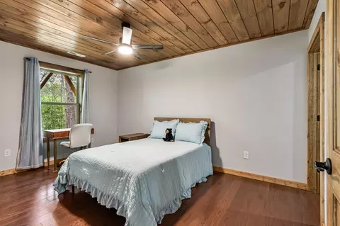 Bedroom - 73 Oak Branch Dr, Murphy, NC 28906 photo 8 of 10